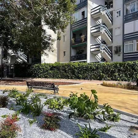 Beautiful 3 Bedrooms, 2 Baths, Balcony, 아파트 푸엔히롤라