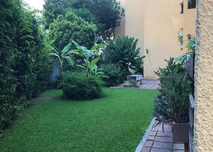 Beautiful 3 Bedrooms, 2 Baths, Balcony, 아파트 *